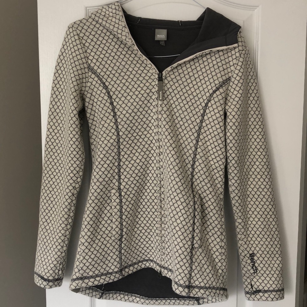 Bench hooded jacket